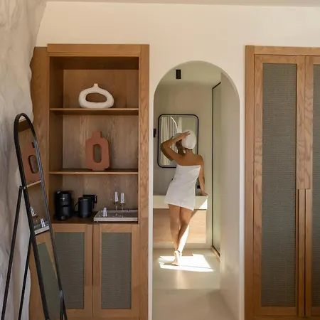 Solus Milos アダマス